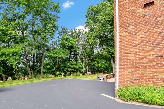 5892 Lorene Dr, Bethel Park, PA 15102