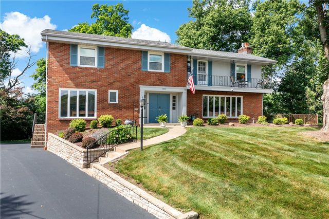 5892 Lorene Dr, Bethel Park, PA 15102