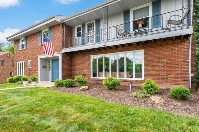 5892 Lorene Dr, Bethel Park, PA 15102