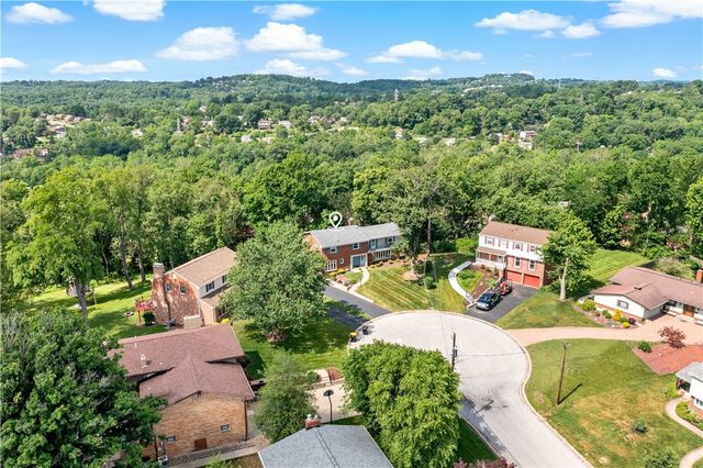 5892 Lorene Dr, Bethel Park, PA 15102