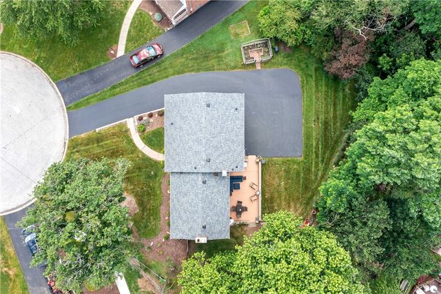 5892 Lorene Dr, Bethel Park, PA 15102