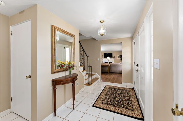 5892 Lorene Dr, Bethel Park, PA 15102