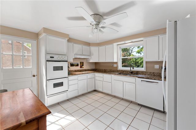 5892 Lorene Dr, Bethel Park, PA 15102