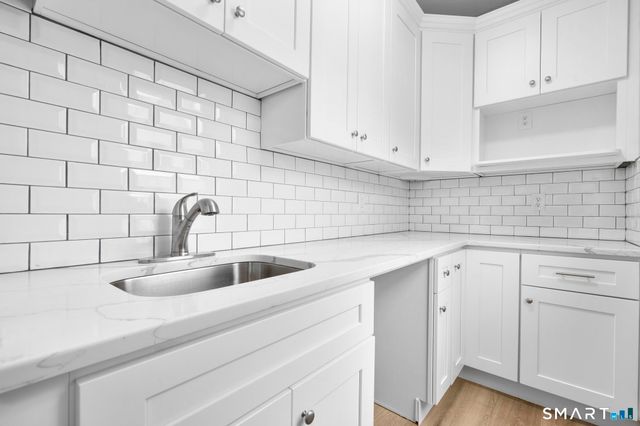 11 Young Street, New Haven, CT 06511