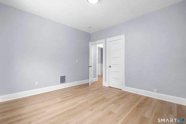 11 Young Street, New Haven, CT 06511