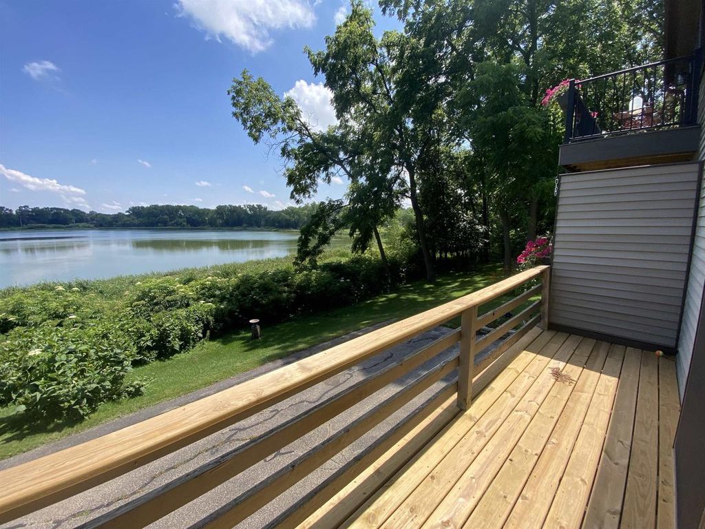 7217 Park Shores Court, Middleton, WI 53562