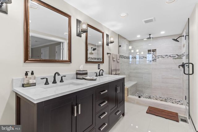 8074 WINDWARD KEY DR, Chesapeake Beach, MD 20732