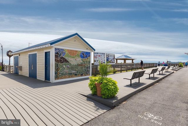 8074 WINDWARD KEY DR, Chesapeake Beach, MD 20732