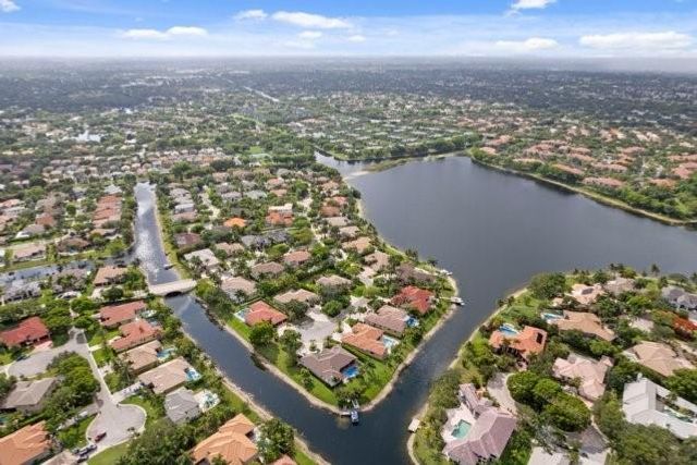 11904 NW 9th St, Coral Springs, FL 33071