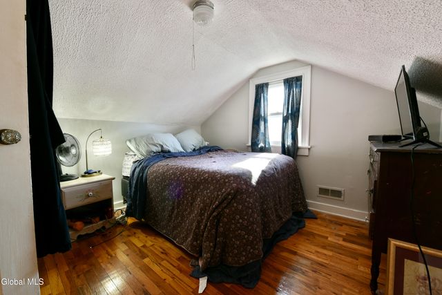 27 Sidney Avenue, Waterford, NY 12188