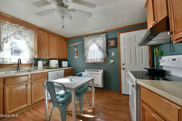 27 Sidney Avenue, Waterford, NY 12188