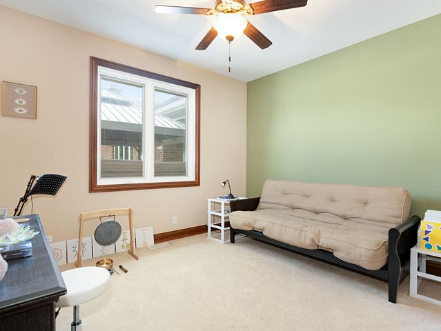 5605 S Kensington Avenue, Countryside, IL 60525