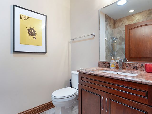 5605 S Kensington Avenue, Countryside, IL 60525