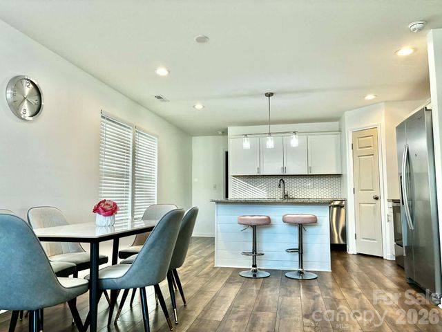 1096 12th Avenue NW, Hickory, NC 28601