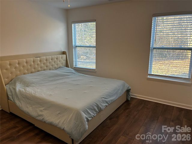 1096 12th Avenue NW, Hickory, NC 28601