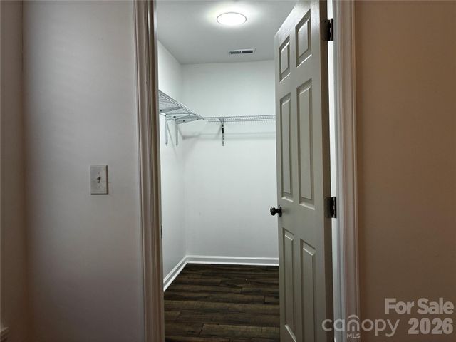 1096 12th Avenue NW, Hickory, NC 28601