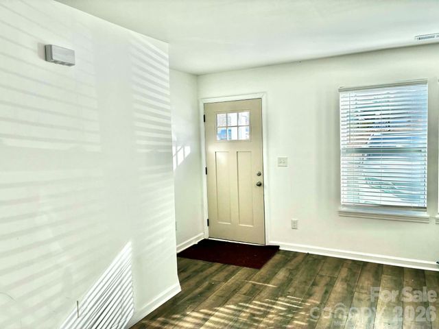 1096 12th Avenue NW, Hickory, NC 28601