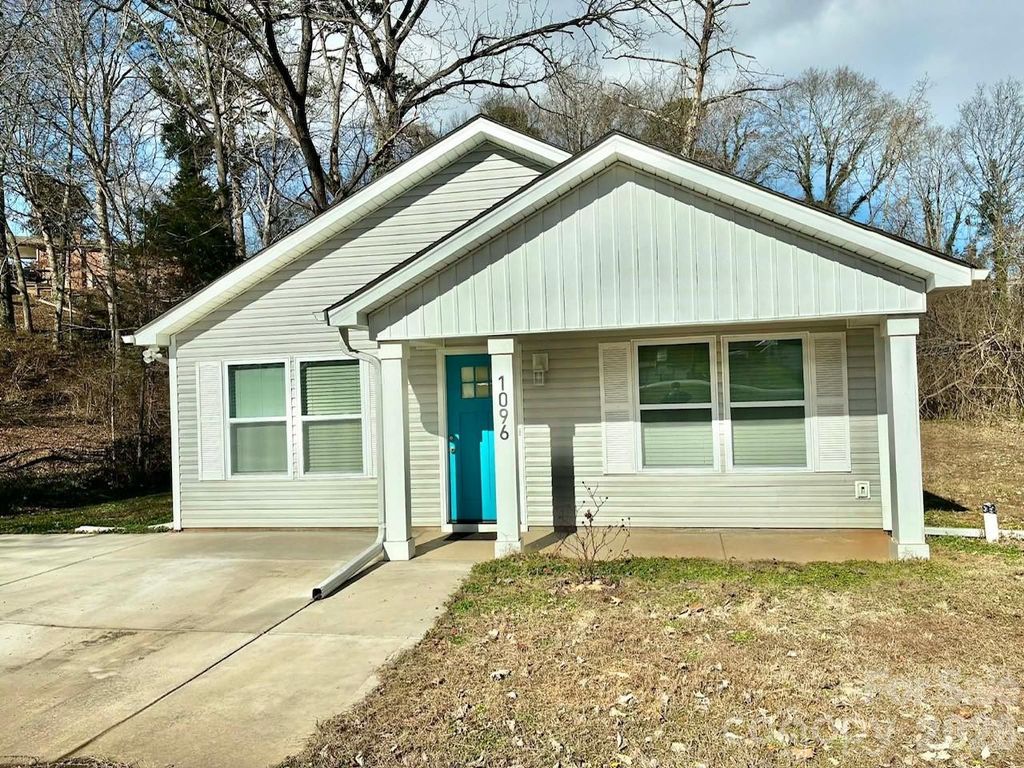 1096 12th Avenue NW, Hickory, NC 28601