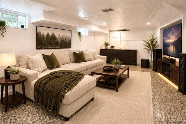 1268 Davis Avenue, Birmingham, MI 48009