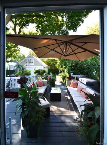 1268 Davis Avenue, Birmingham, MI 48009