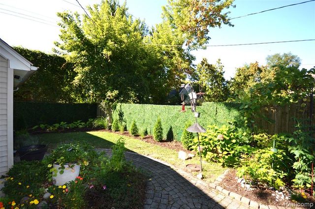 1268 Davis Avenue, Birmingham, MI 48009