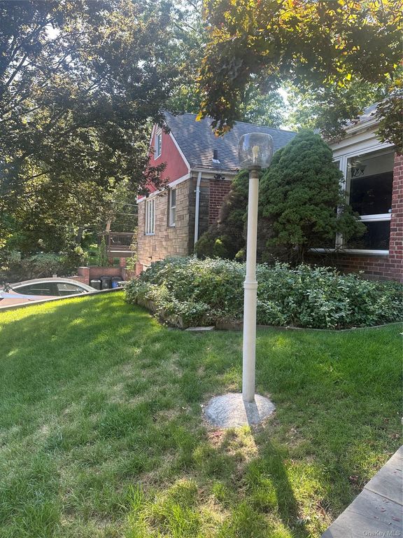 193-25 Keno Avenue, Holliswood, NY 11423 — photo 2