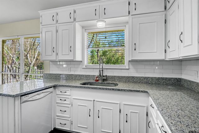 2114 Woodhaven, Tyler, TX 75701