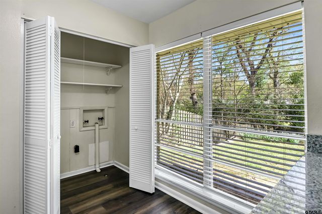 2114 Woodhaven, Tyler, TX 75701