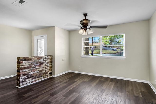 2114 Woodhaven, Tyler, TX 75701