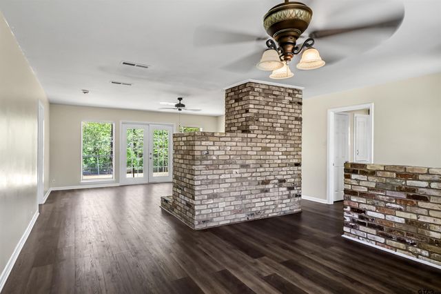 2114 Woodhaven, Tyler, TX 75701