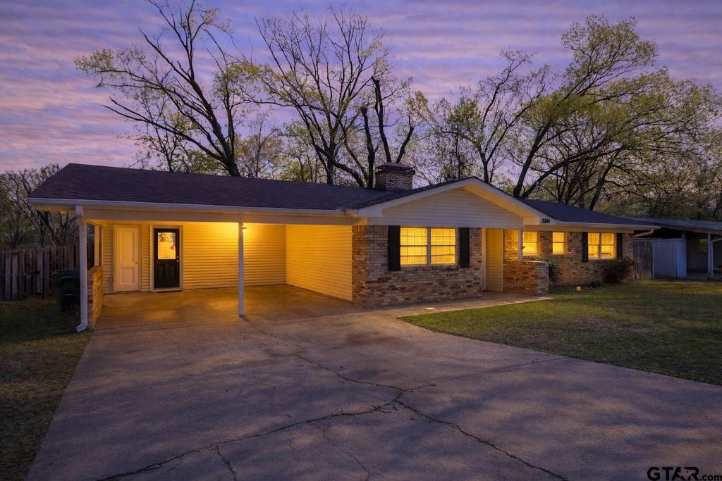 2114 Woodhaven, Tyler, TX 75701