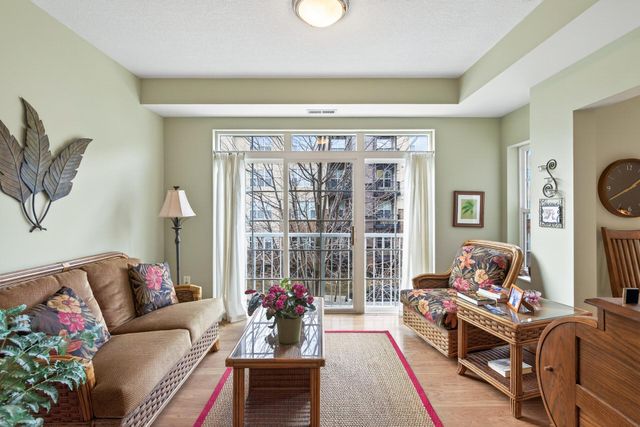 2540 38th Avenue NE 203, Saint Anthony, MN 55421