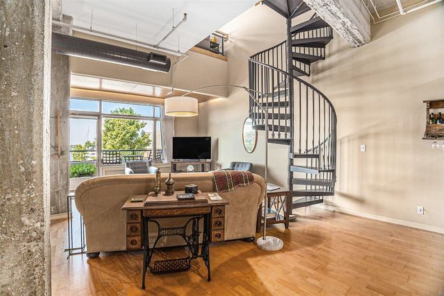 105 W Danaher Street 201, Ludington, MI 49431