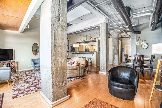 105 W Danaher Street 201, Ludington, MI 49431