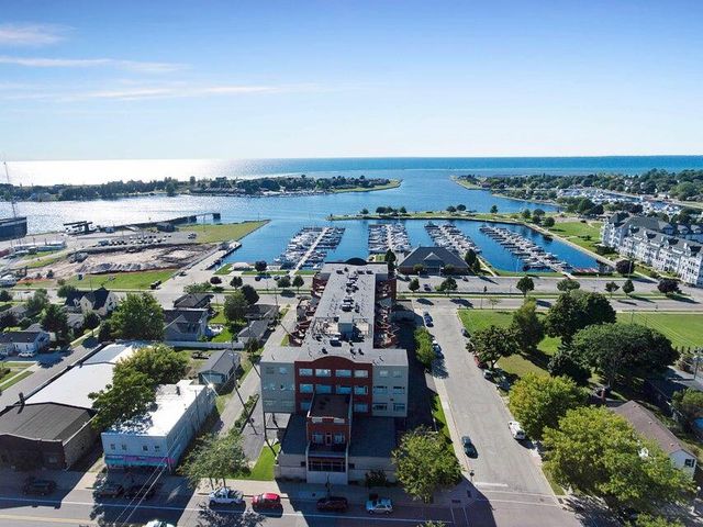 105 W Danaher Street 201, Ludington, MI 49431