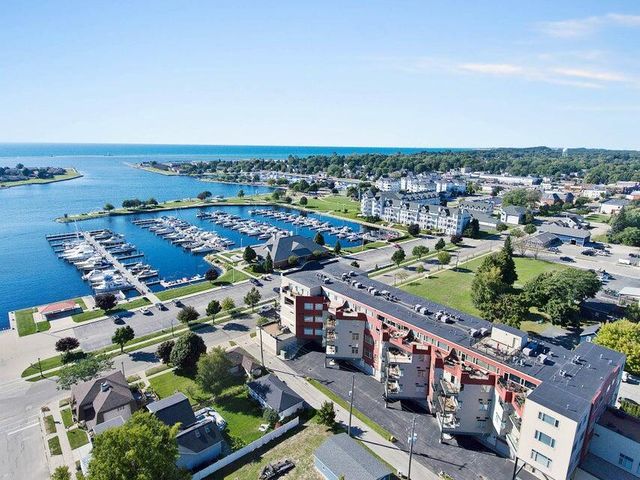 105 W Danaher Street 201, Ludington, MI 49431