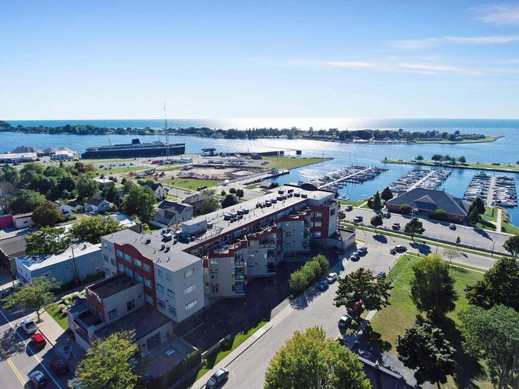 105 W Danaher Street 201, Ludington, MI 49431