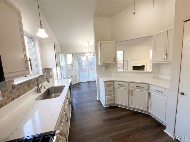 4024 French Oak Lane, St Charles, MO 63304