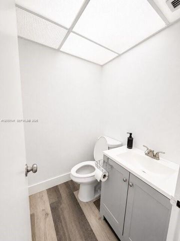 17560 Atlantic Blvd 516, Sunny Isles Beach, FL 33160