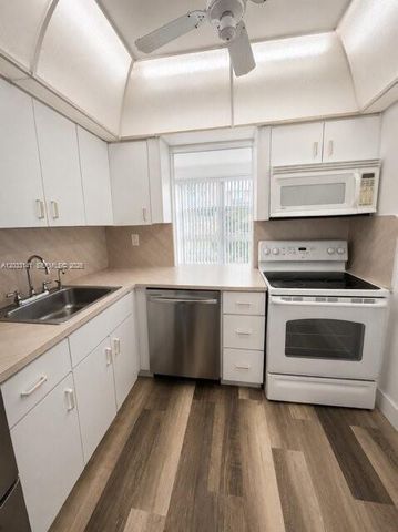 17560 Atlantic Blvd 516, Sunny Isles Beach, FL 33160