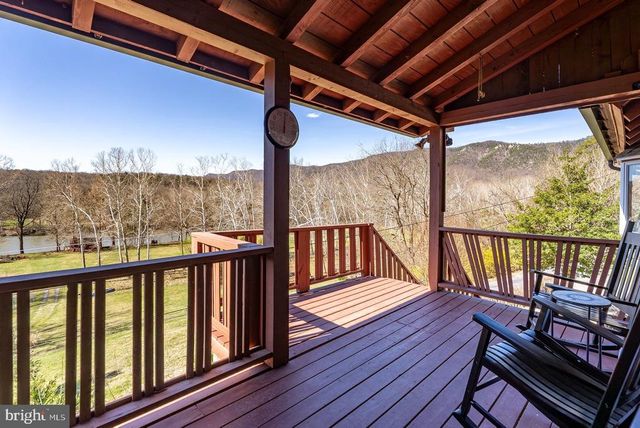 1660 CANOE RIVER DR, Rileyville, VA 22650