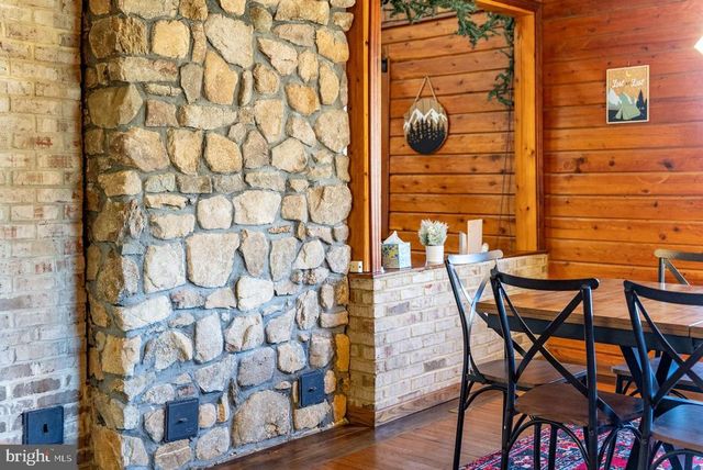 1660 CANOE RIVER DR, Rileyville, VA 22650