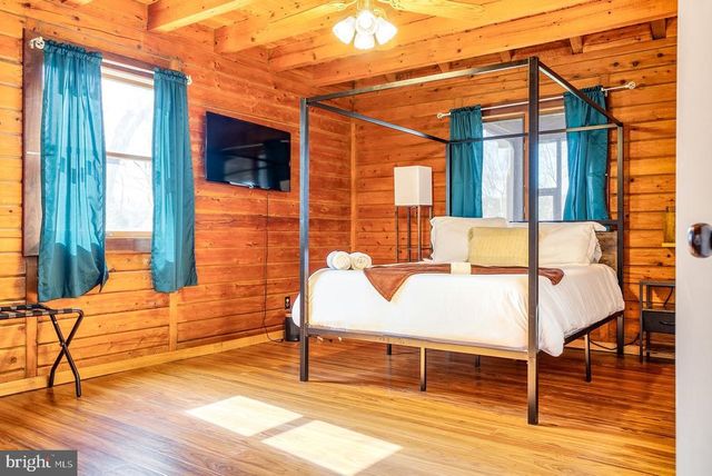 1660 CANOE RIVER DR, Rileyville, VA 22650