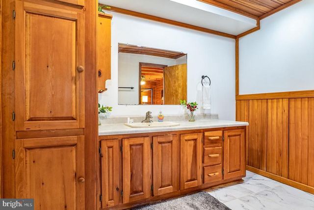 1660 CANOE RIVER DR, Rileyville, VA 22650