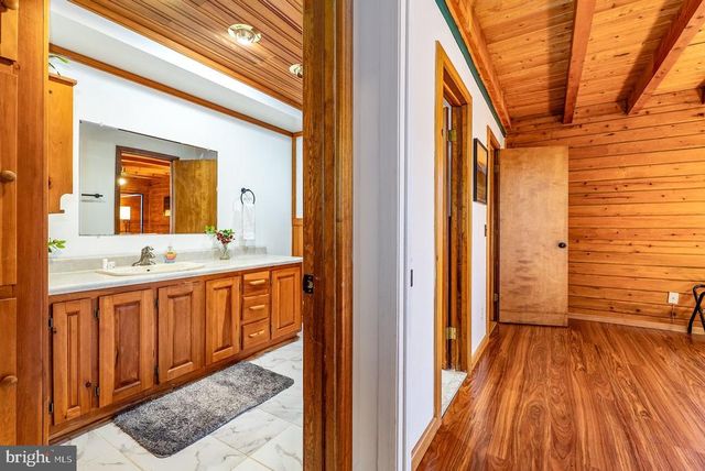 1660 CANOE RIVER DR, Rileyville, VA 22650