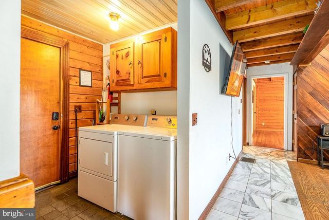 1660 CANOE RIVER DR, Rileyville, VA 22650