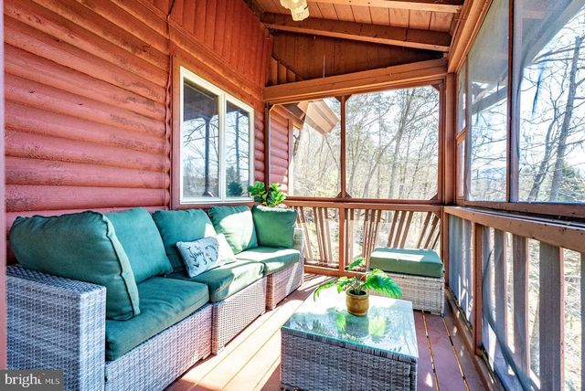 1660 CANOE RIVER DR, Rileyville, VA 22650