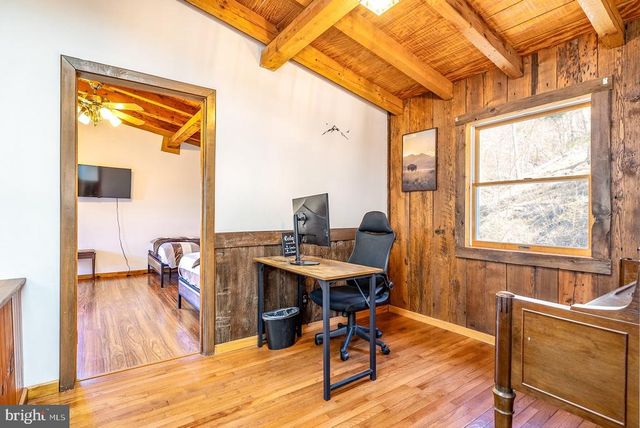 1660 CANOE RIVER DR, Rileyville, VA 22650