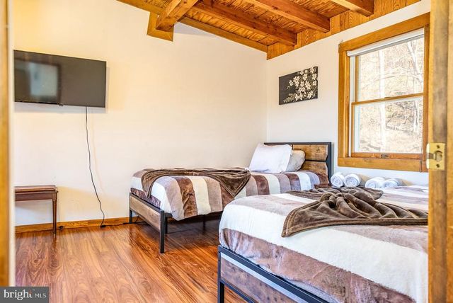 1660 CANOE RIVER DR, Rileyville, VA 22650