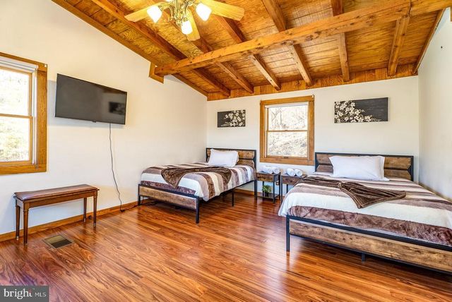 1660 CANOE RIVER DR, Rileyville, VA 22650